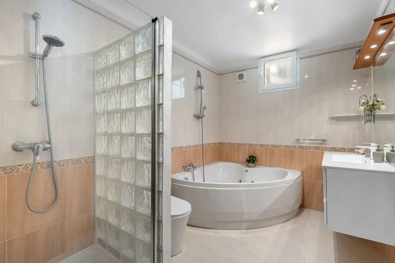 Country homes for sale in Cas Català - Illetes