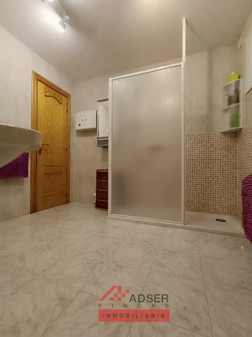 Baño de Casa o chalet en venta en Albelda de Iregua con Jardín privado, Terraza y Trastero