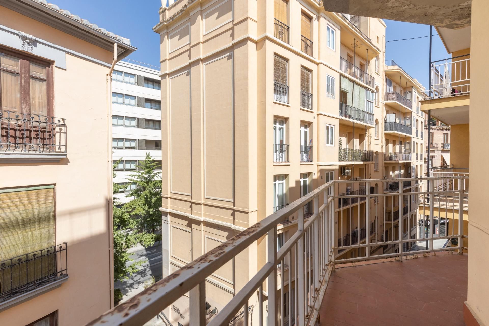 Terrassa de Pis en venda en  Granada Capital amb Balcó