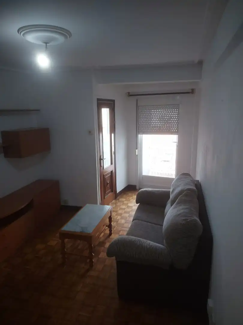 Sala d'estar de Pis de lloguer en Santiago de Compostela  amb Calefacció, Parquet i Forn