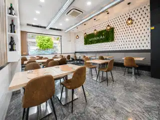 Business premises for transfer in Avenida de Daroca 2