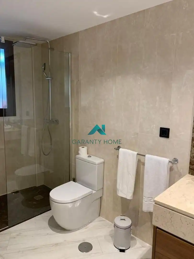 Bathroom of Flat for rent in Estepona  with Air Conditioner, Terrace and Storage room