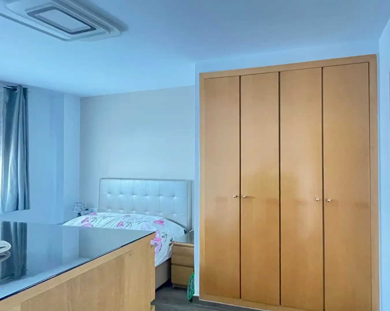 Habitación de Piso en venta en El Prat de Llobregat con Aire acondicionado, Calefacción y Parquet