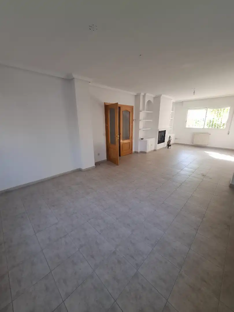Casa adosada de alquiler en Villaviciosa de Odón con Aire acondicionado, Calefacción y Jardín privado