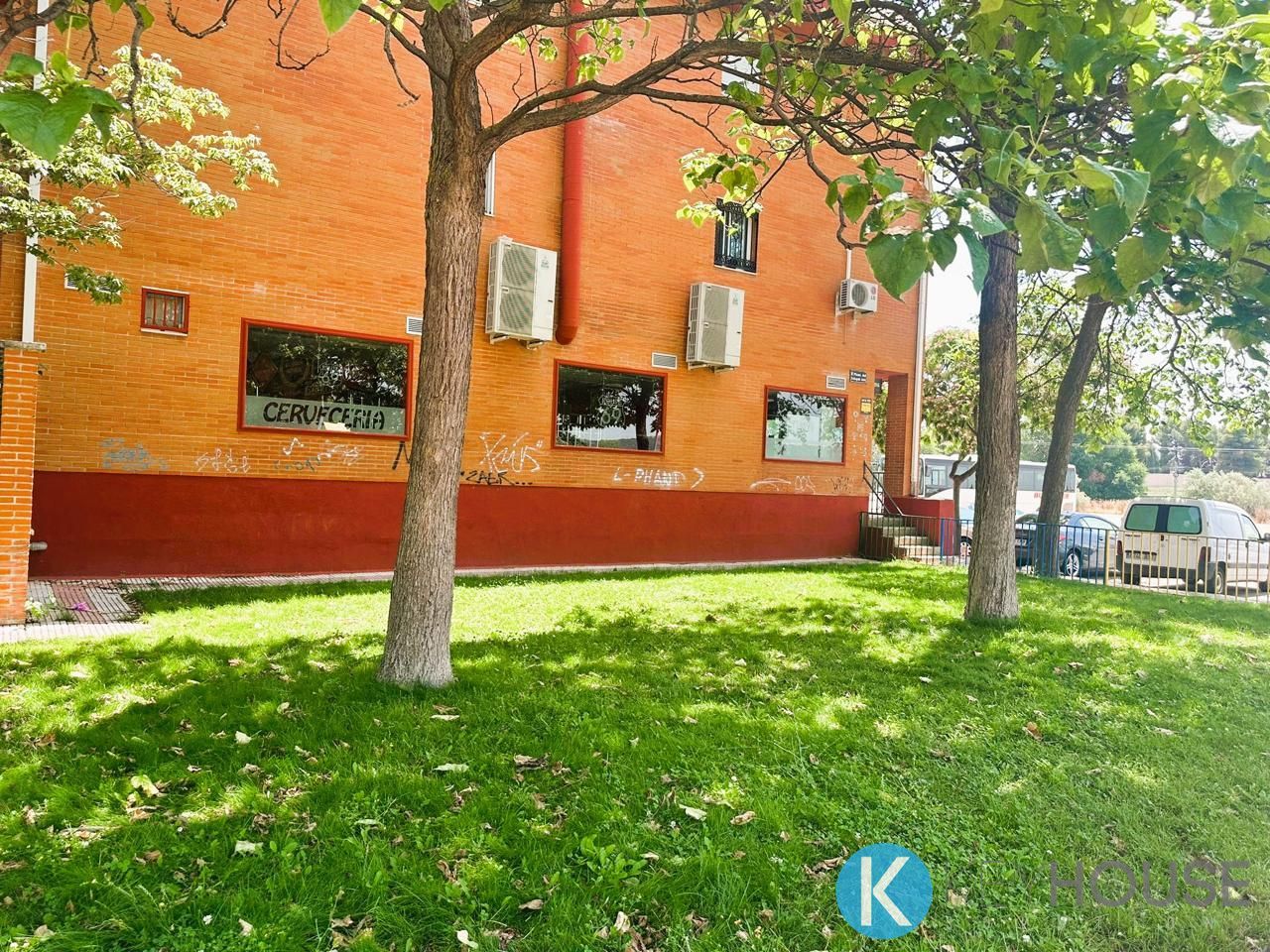 Exterior view of Premises for sale in Velilla de San Antonio  with Air Conditioner and Furnished