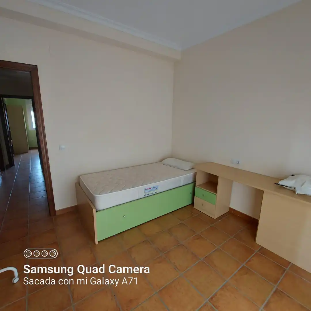 Bedroom of Houses for rent in Brenes  with Air Conditioner, Heating and Washing machine