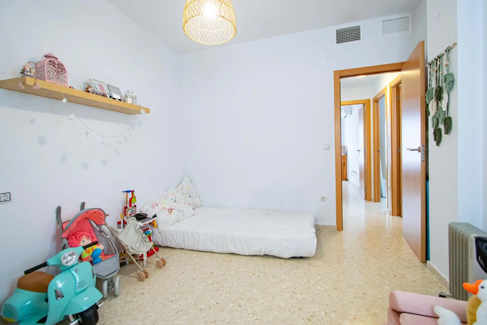 Habitación de Casa adosada en venta en Villanueva del Ariscal con Calefacción