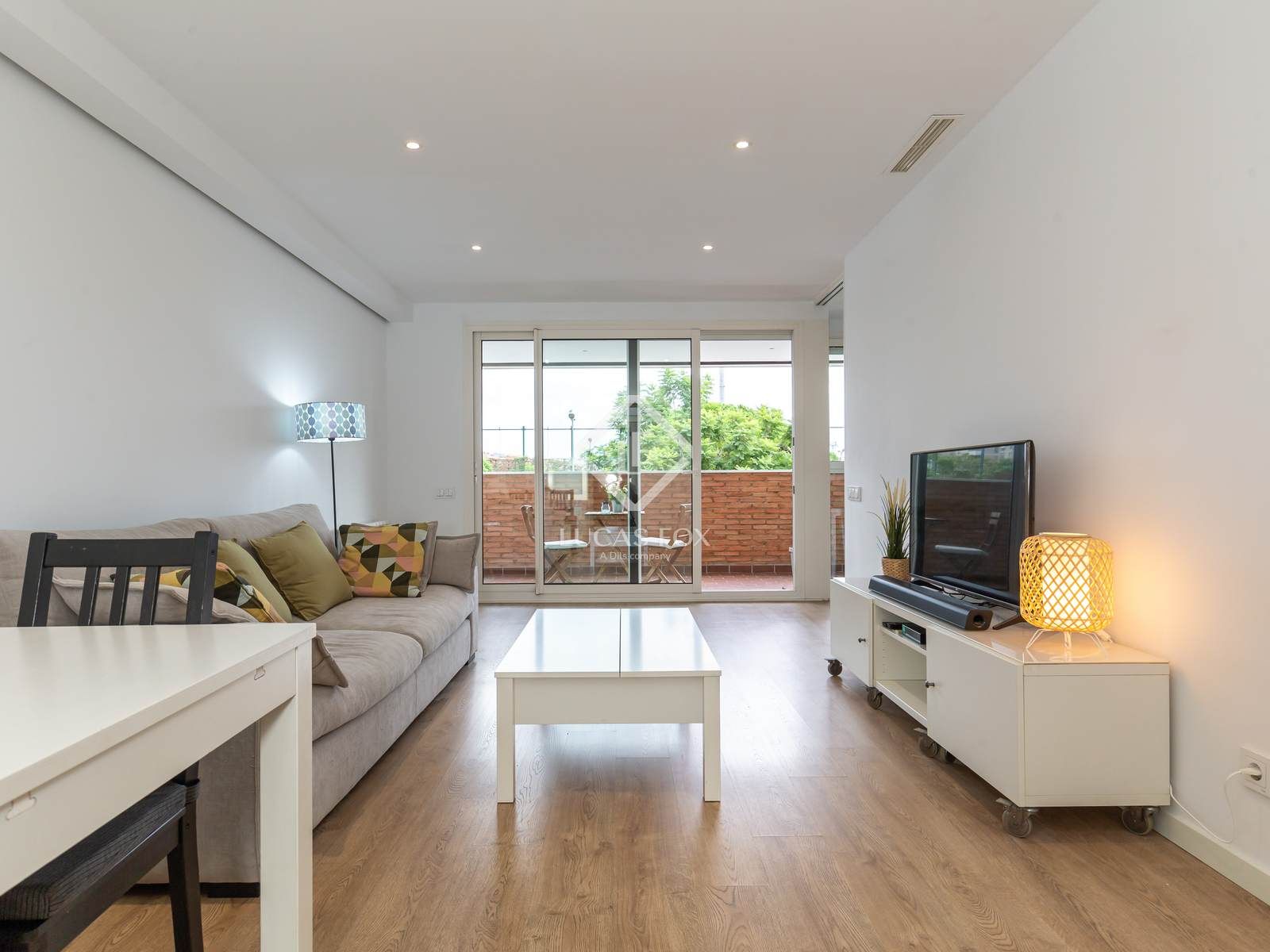 Sala de estar de Piso en venta en Sant Feliu de Llobregat con Aire acondicionado, Calefacción y Parquet