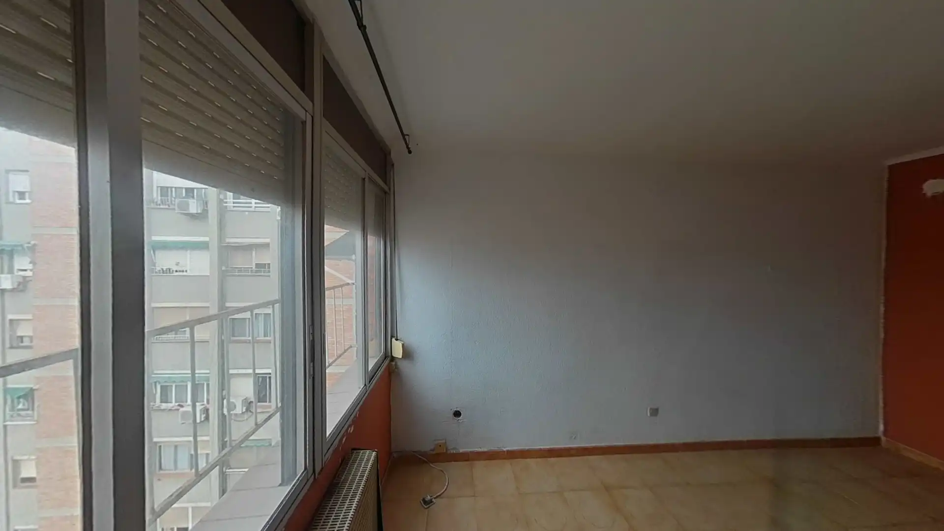 Dormitori de Apartament en venda en Cornellà de Llobregat