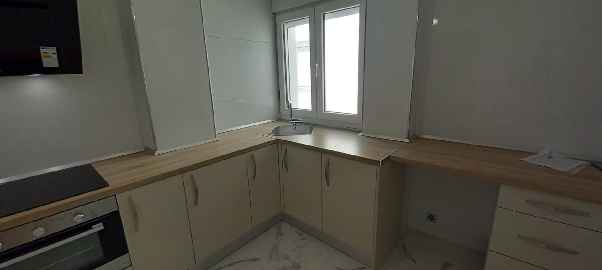 Cuina de Pis en venda en Torrelavega  amb Calefacció, Terrassa i Balcó