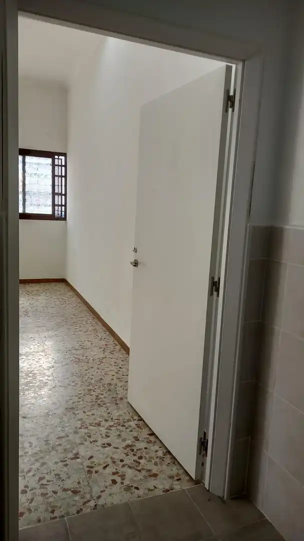 Local de alquiler en Las Torres - Constelaciones