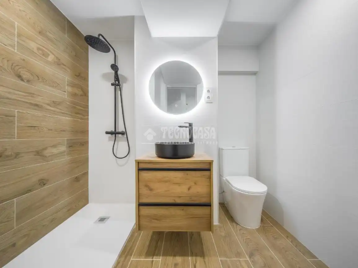 Bathroom of Flat for sale in Leganés  with Storage room