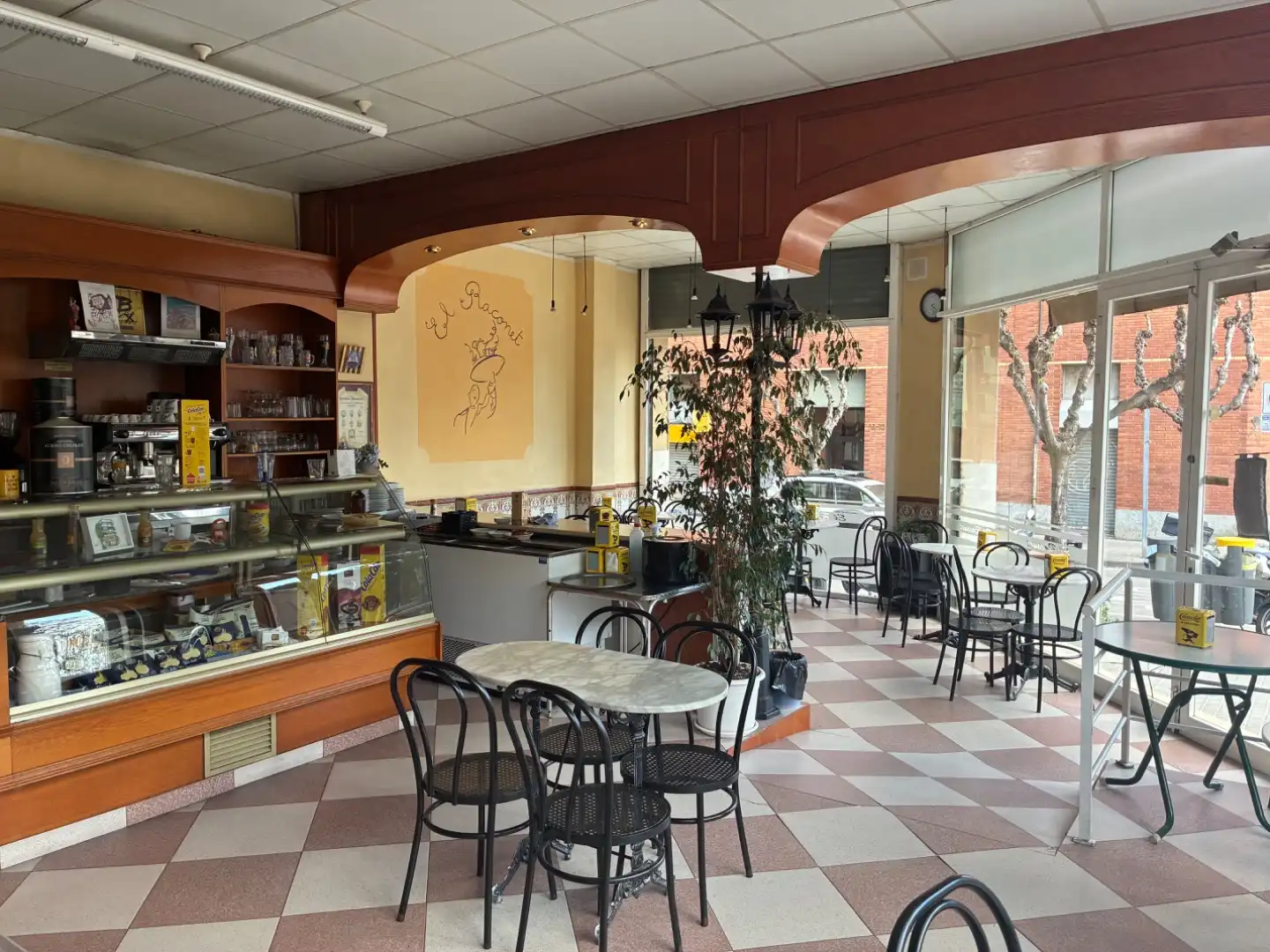 Business premises for transfer in Carrer de la Plaça 97-93, imagen 2
