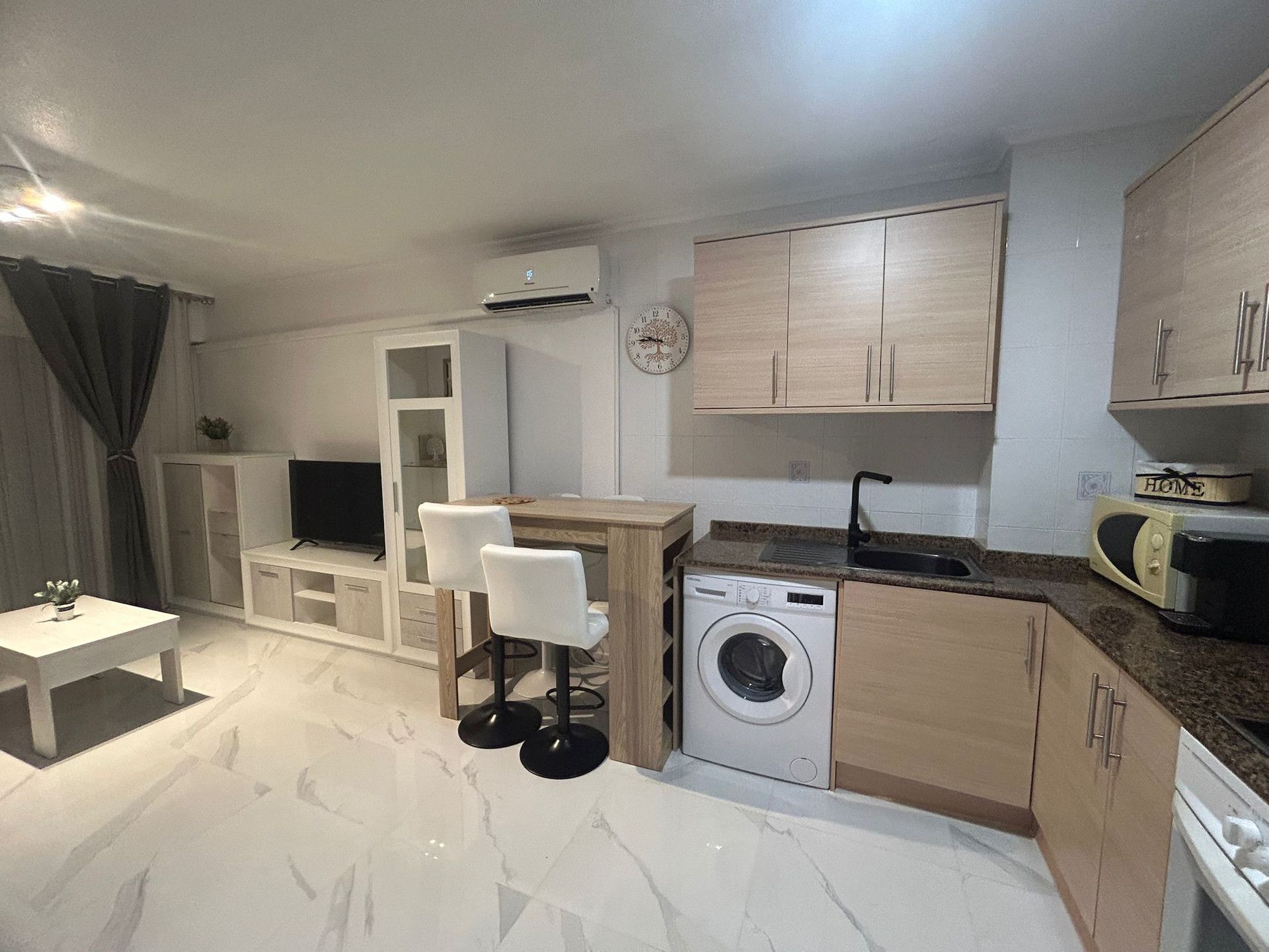 Kitchen of Apartment to rent in Torrevieja  with Air Conditioner, Heating and Furnished
