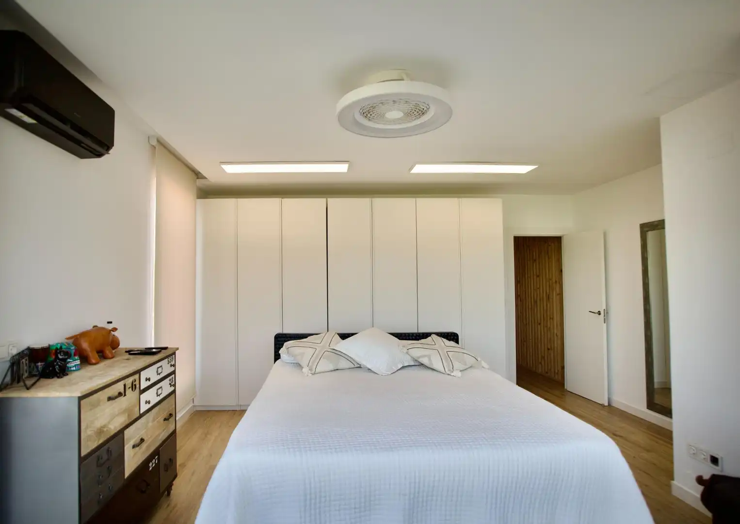 Bedroom of Detached homes for sale in Monforte del Cid  with Air Conditioner, Private garden and Parquet flooring