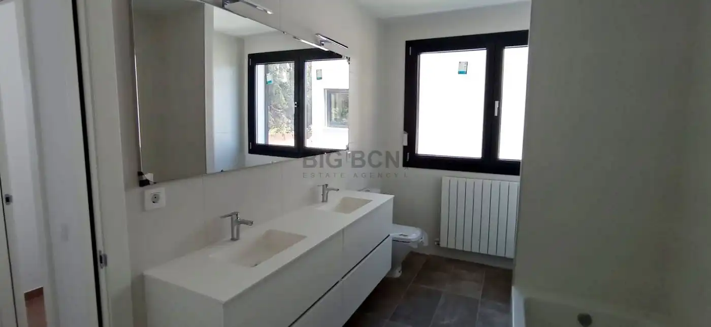 Baño de Casa o chalet de alquiler en Sitges con Aire acondicionado, Calefacción y Jardín privado