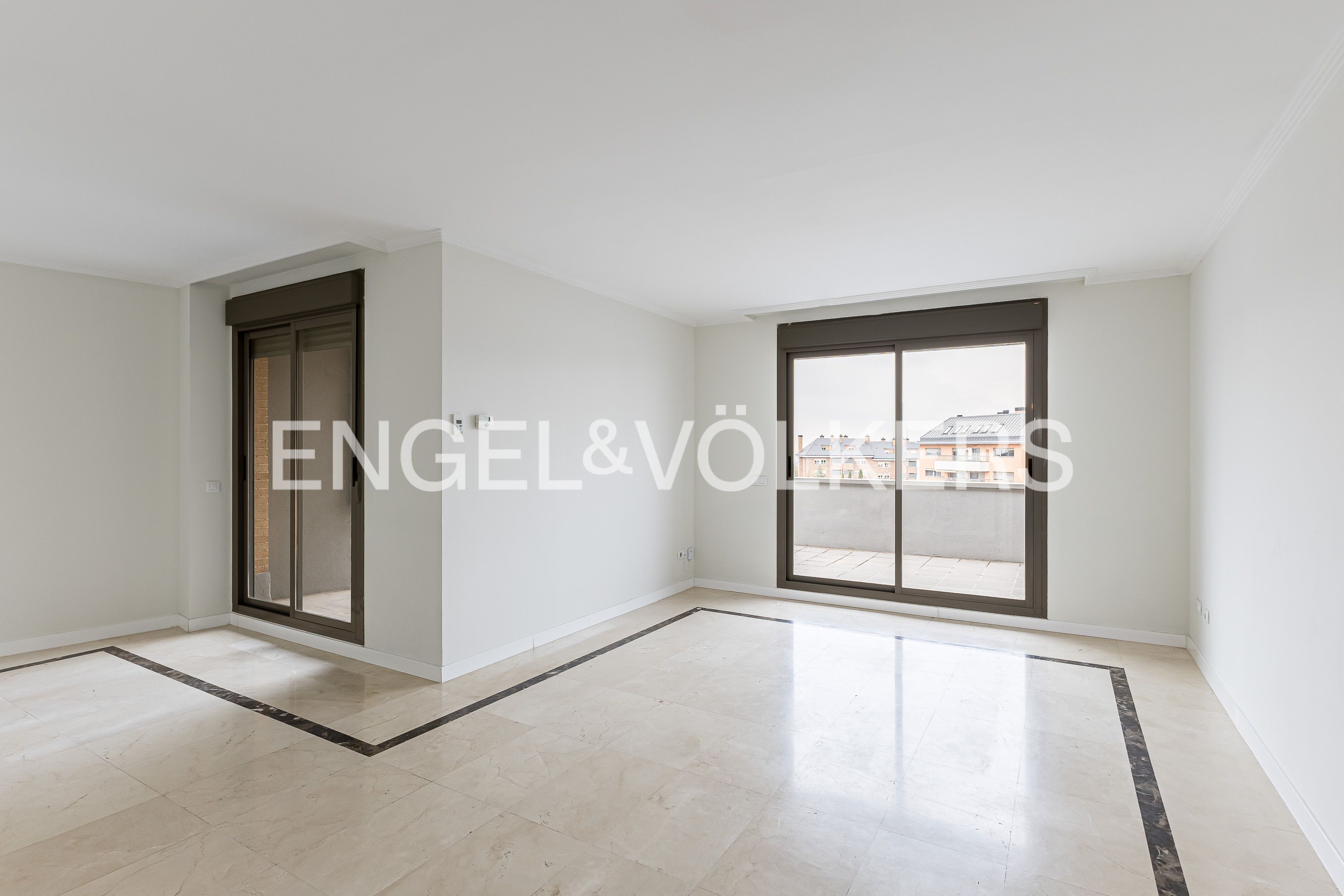 Sala de estar de Dúplex en venta en Boadilla del Monte con Aire acondicionado, Calefacción y Terraza