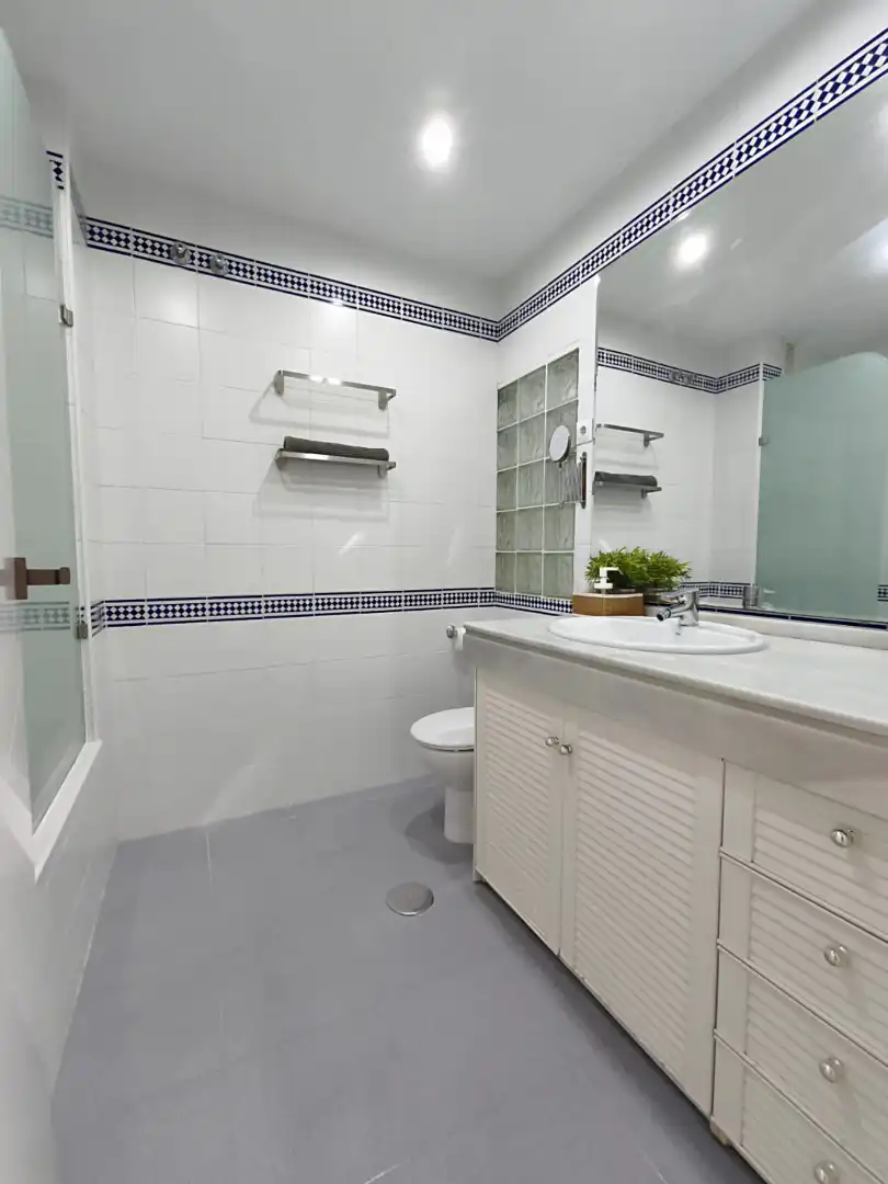 Bany de Àtic en venda en Málaga amb Aire condicionat, Terrassa i Moblat