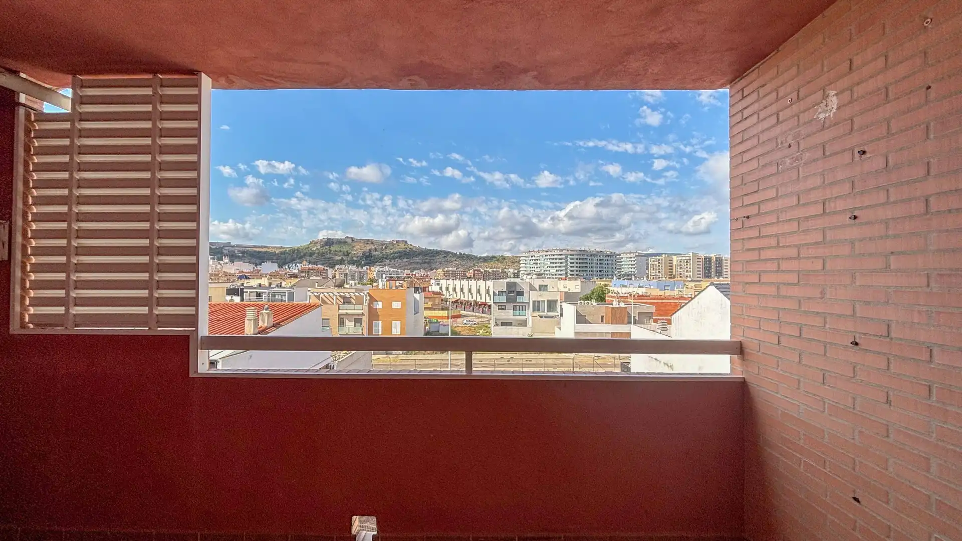 Vista exterior de Pis en venda en Sagunto / Sagunt amb Calefacció, Terrassa i Balcó