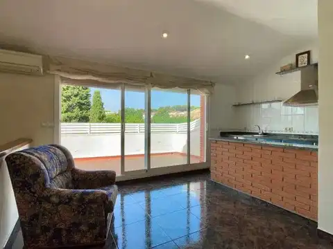 Casa aparellada amb terrassa en venda a Carrer Puigmal, imagen 45
