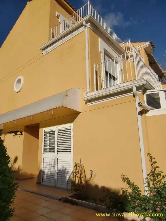 Vista exterior de Casa adosada en venta en Bétera con Aire acondicionado, Calefacción y Jardín privado