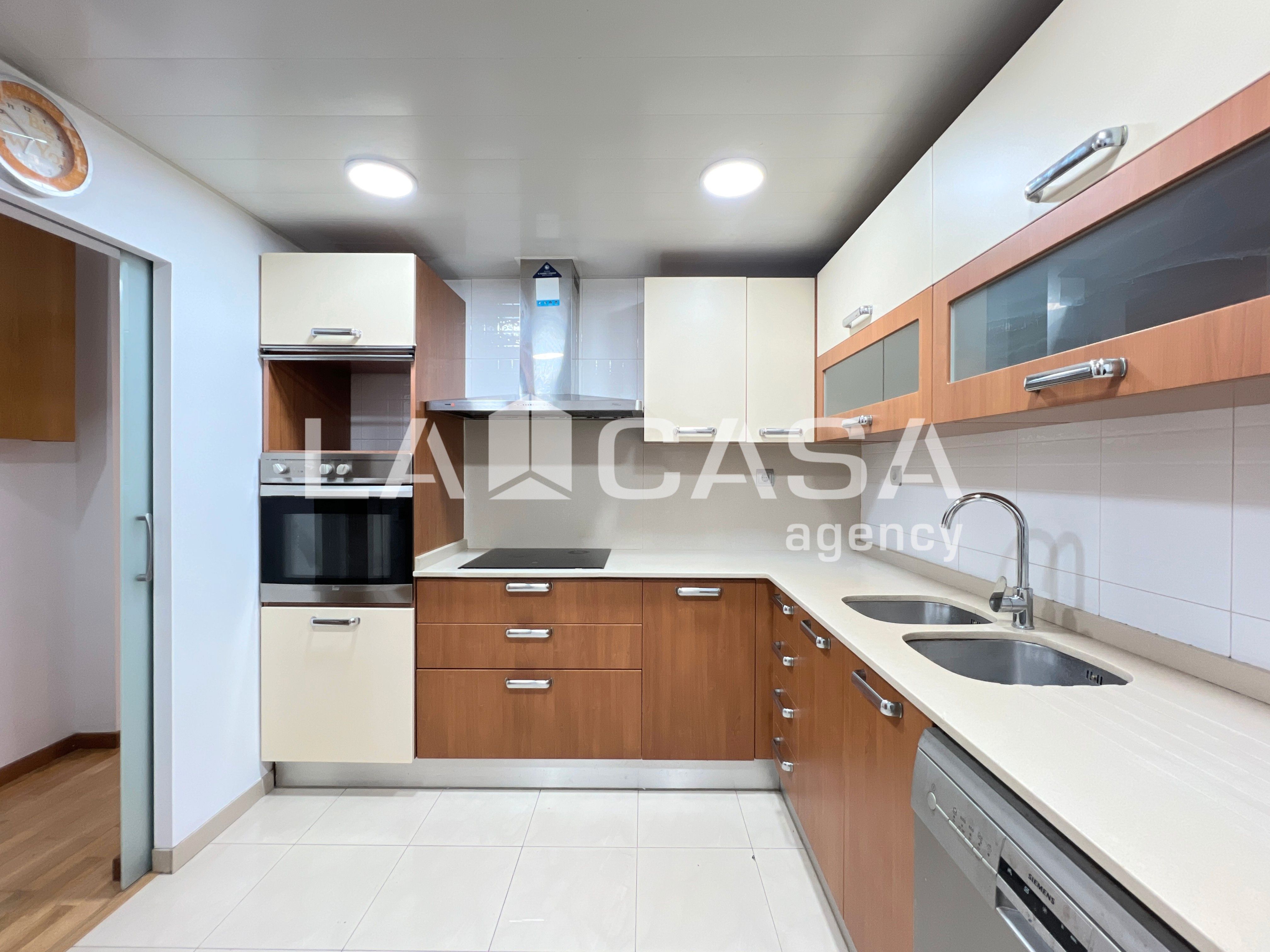 Kitchen of Flat for sale in Badalona  with Heating and Balcony