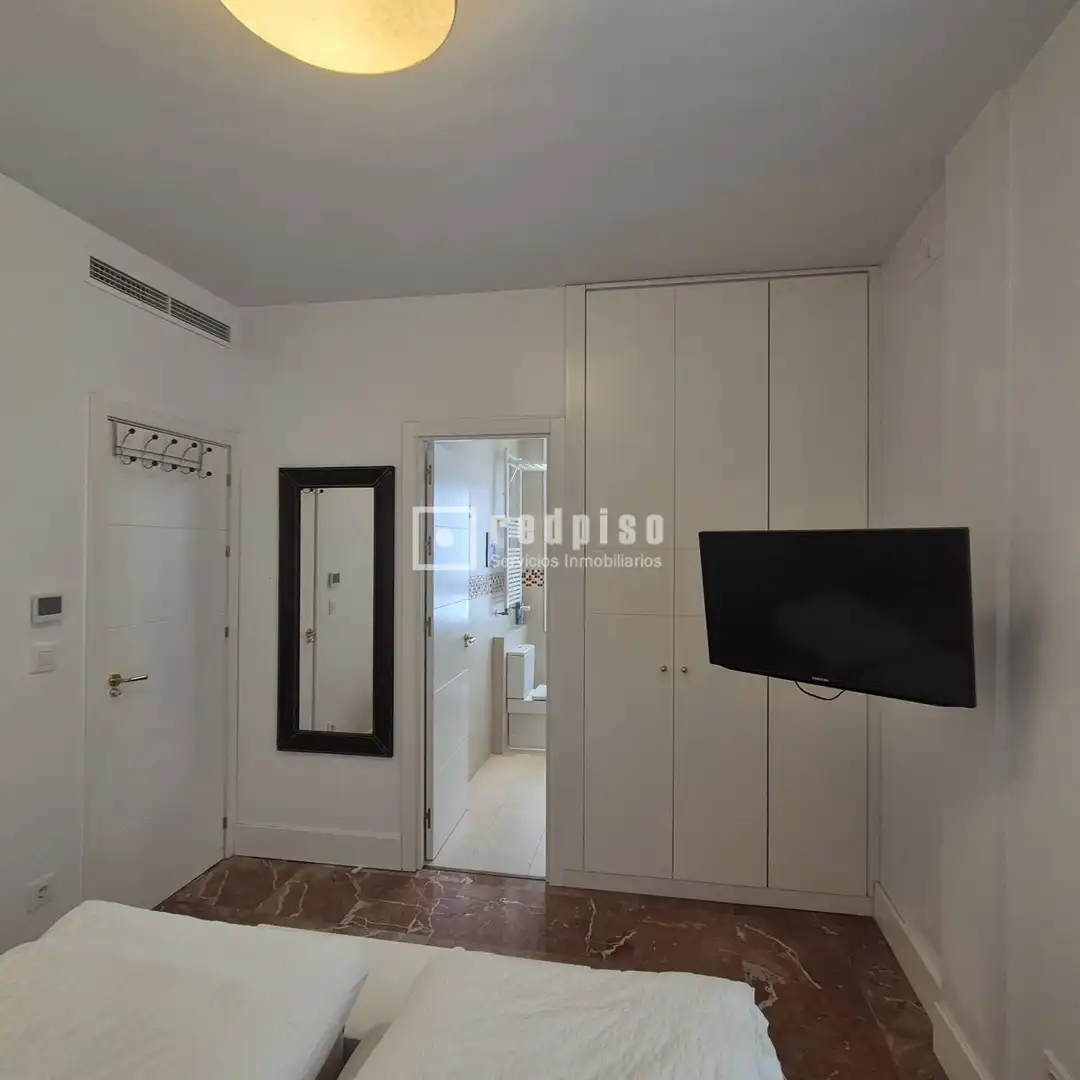 Bedroom of Flat for rent in Sevilla  with Air Conditioner, Terrace and Storage room