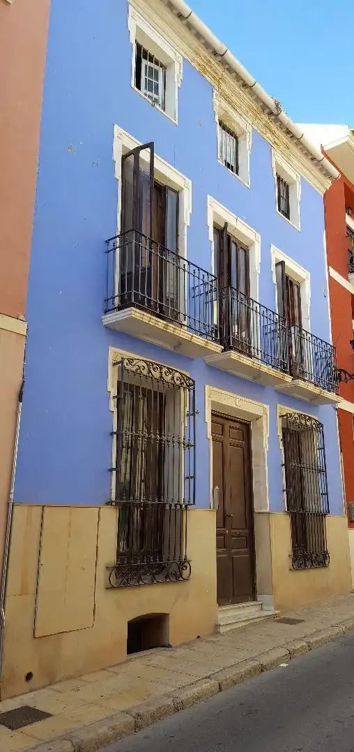 Vista exterior de Casa adosada en venta en Totana con Terraza, Trastero y Balcón