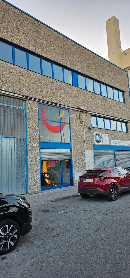 Exterior view of Industrial buildings for sale in L'Hospitalet de Llobregat