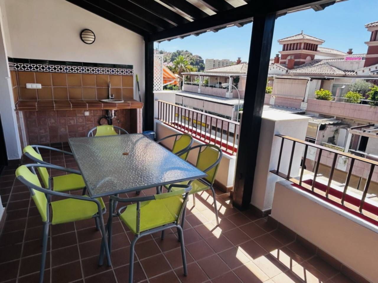 Vista exterior de Apartament de lloguer en Almuñécar amb Aire condicionat