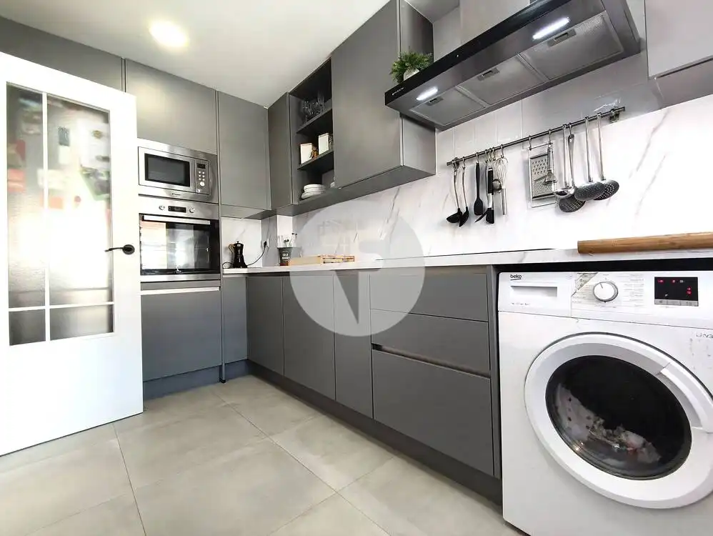 Cuina de Dúplex en venda en Terrassa amb Aire condicionat, Calefacció i Terrassa