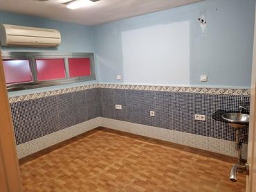 Local comercial en venta en Plaza de Toros - Santa Rita