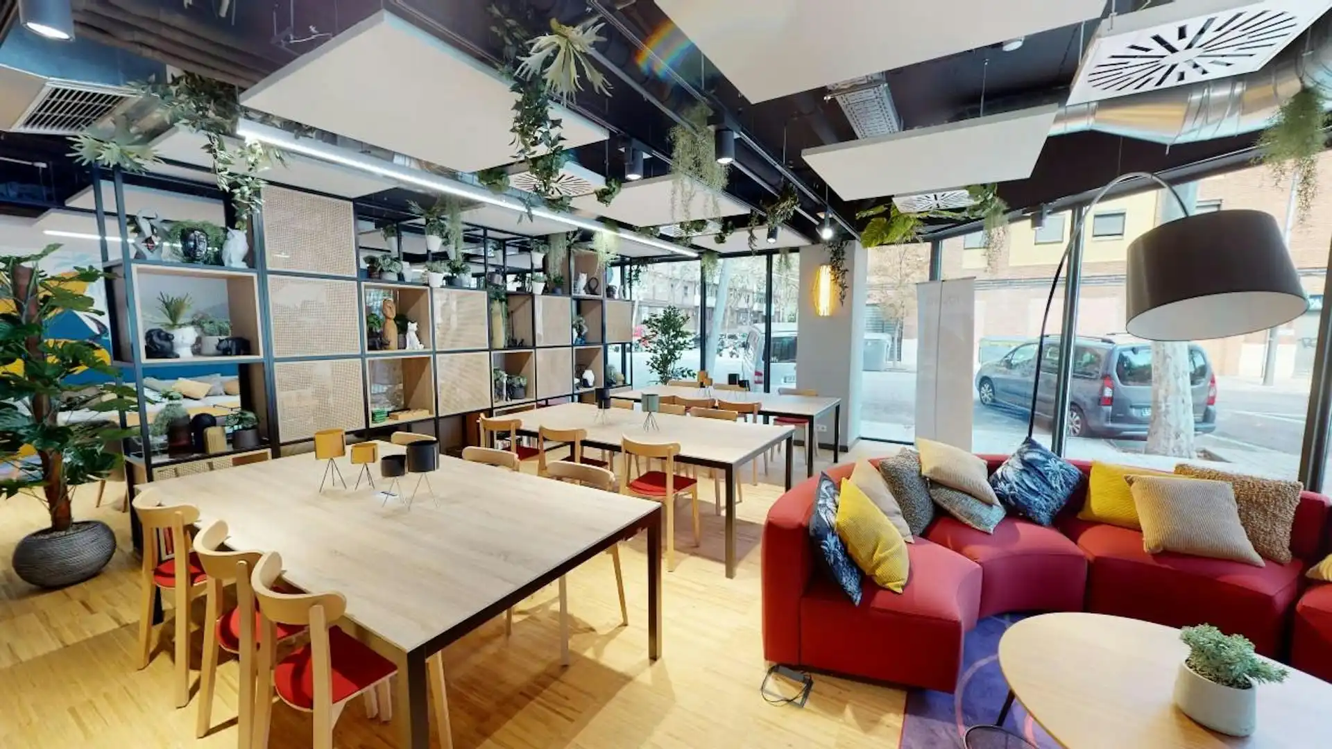 Wohnung zur Miete in Barcelona mit Klimaanlage, Heizung und Privatgarten
