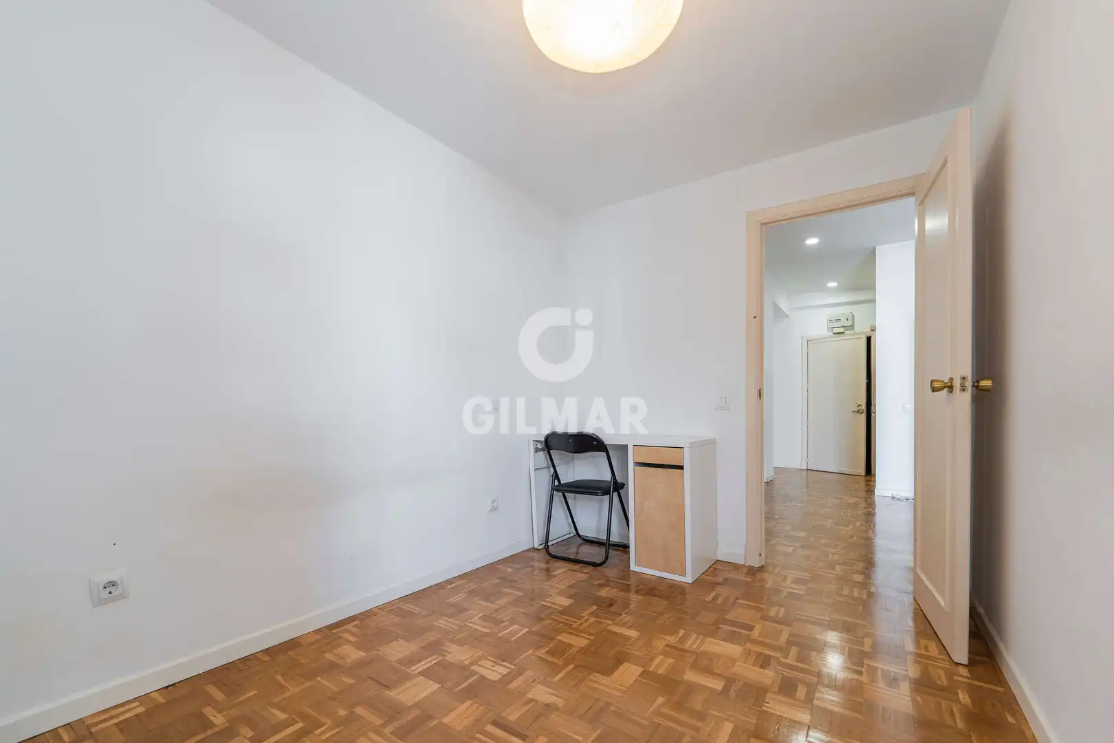 Habitación de Piso en venta en Madrid con Calefacción, Piscina y Balcón