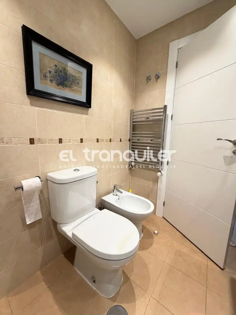 Bathroom of Flat for rent in San Sebastián de los Reyes  with Air Conditioner, Parquet flooring and Furnished