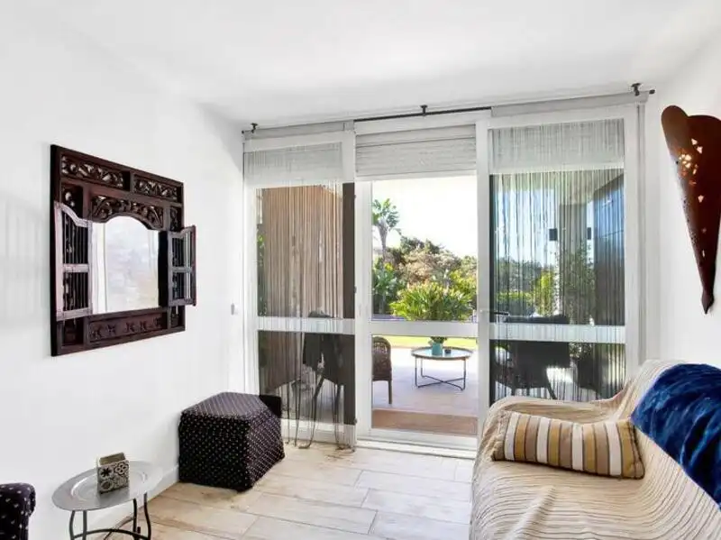Dormitori de Casa o xalet de lloguer en Marbella amb Aire condicionat, Jardí privat i Terrassa