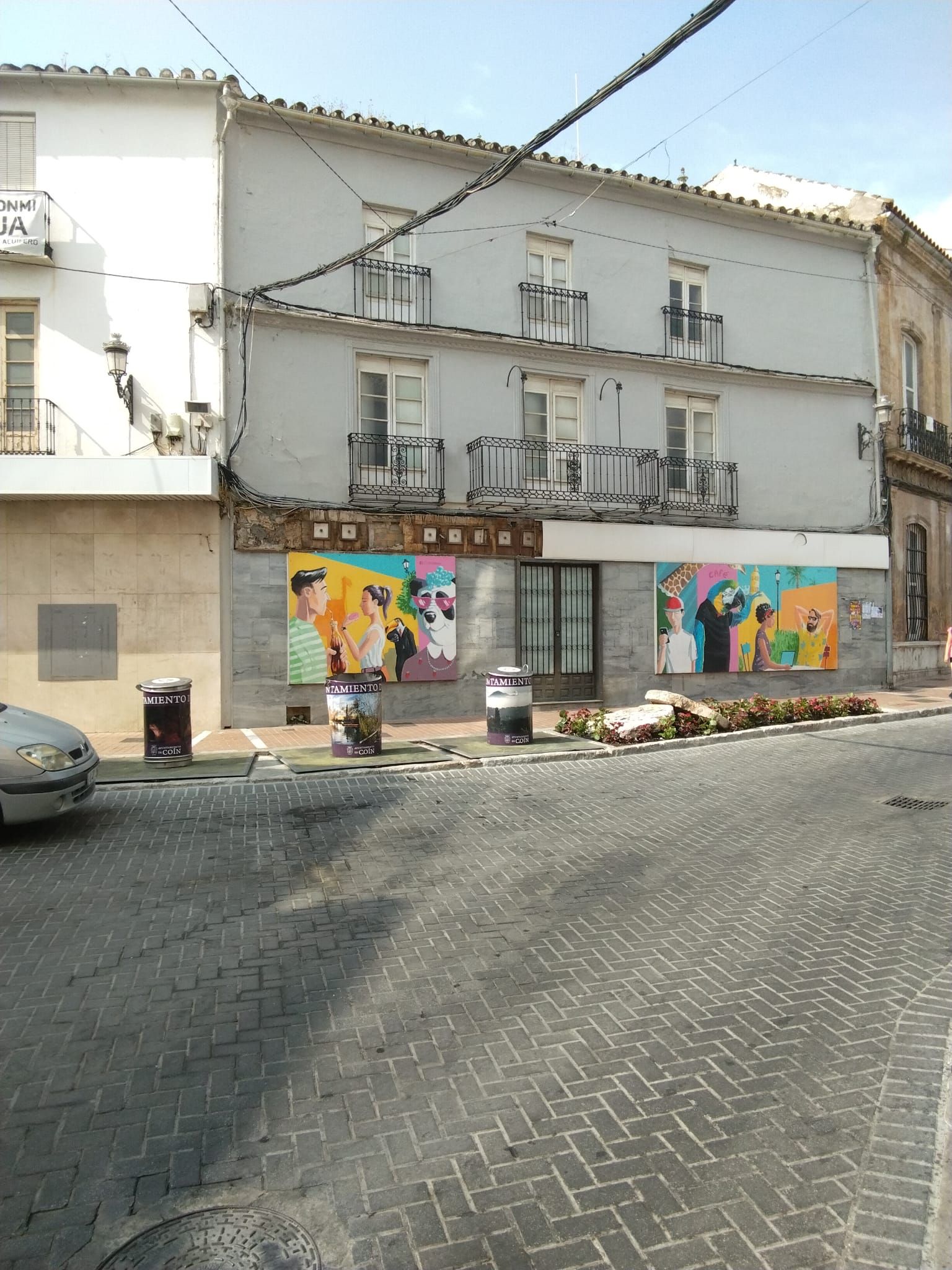 Vista exterior de Edifici en venda en Coín