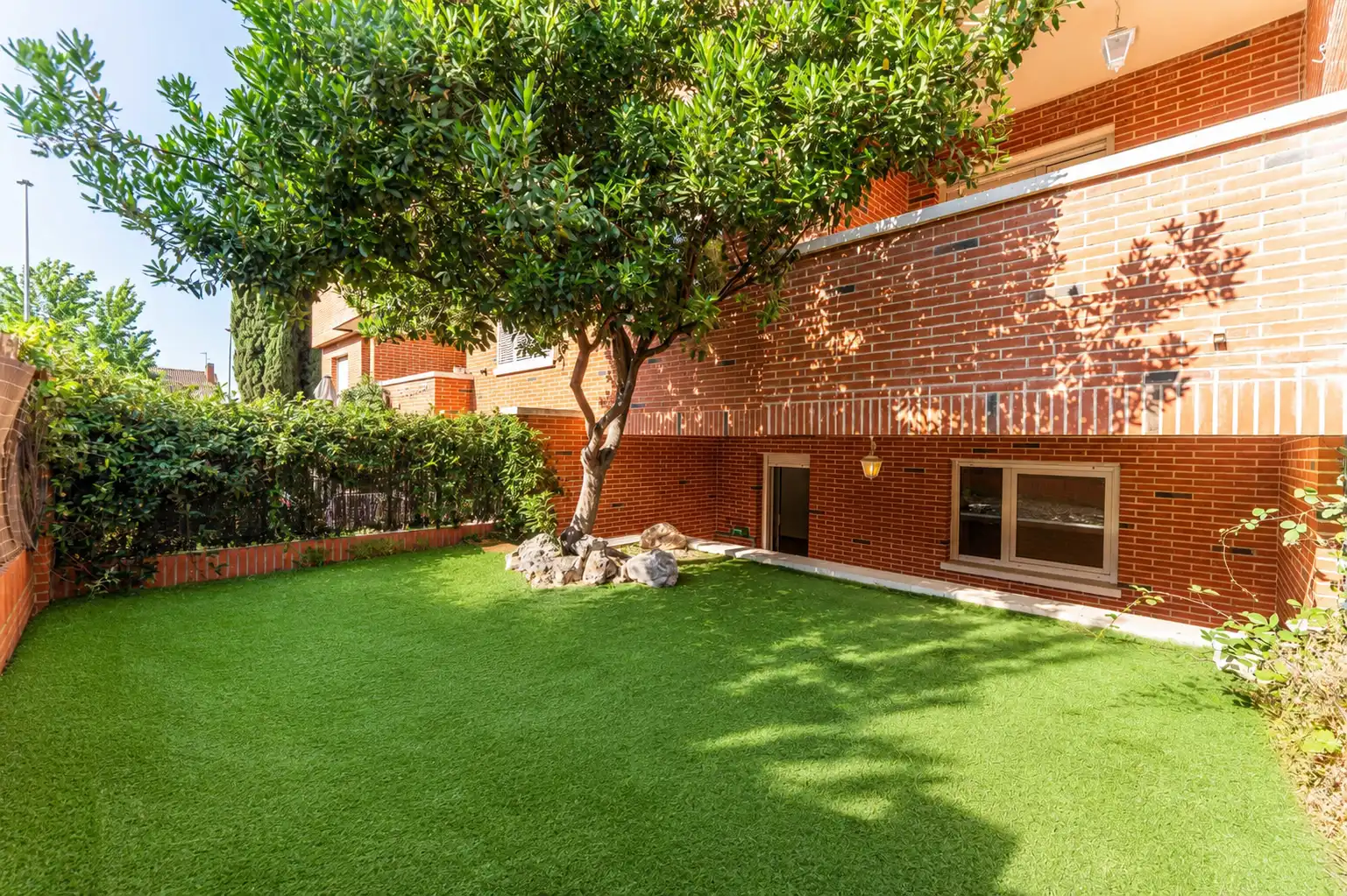 Jardín de Casa adosada en venta en Las Rozas de Madrid con Calefacción, Jardín privado y Parquet