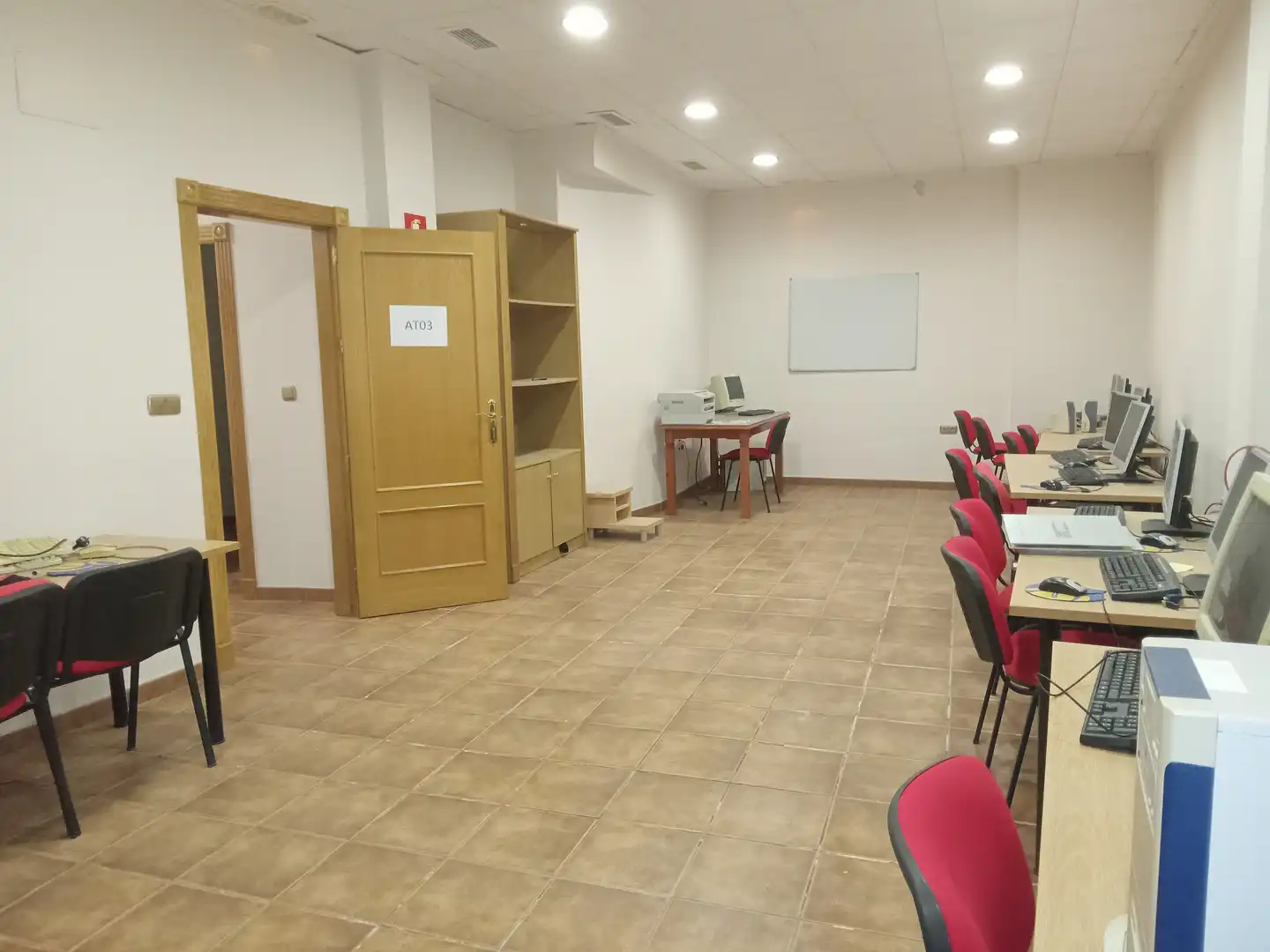 Locale commerciale in vendita a Beniel