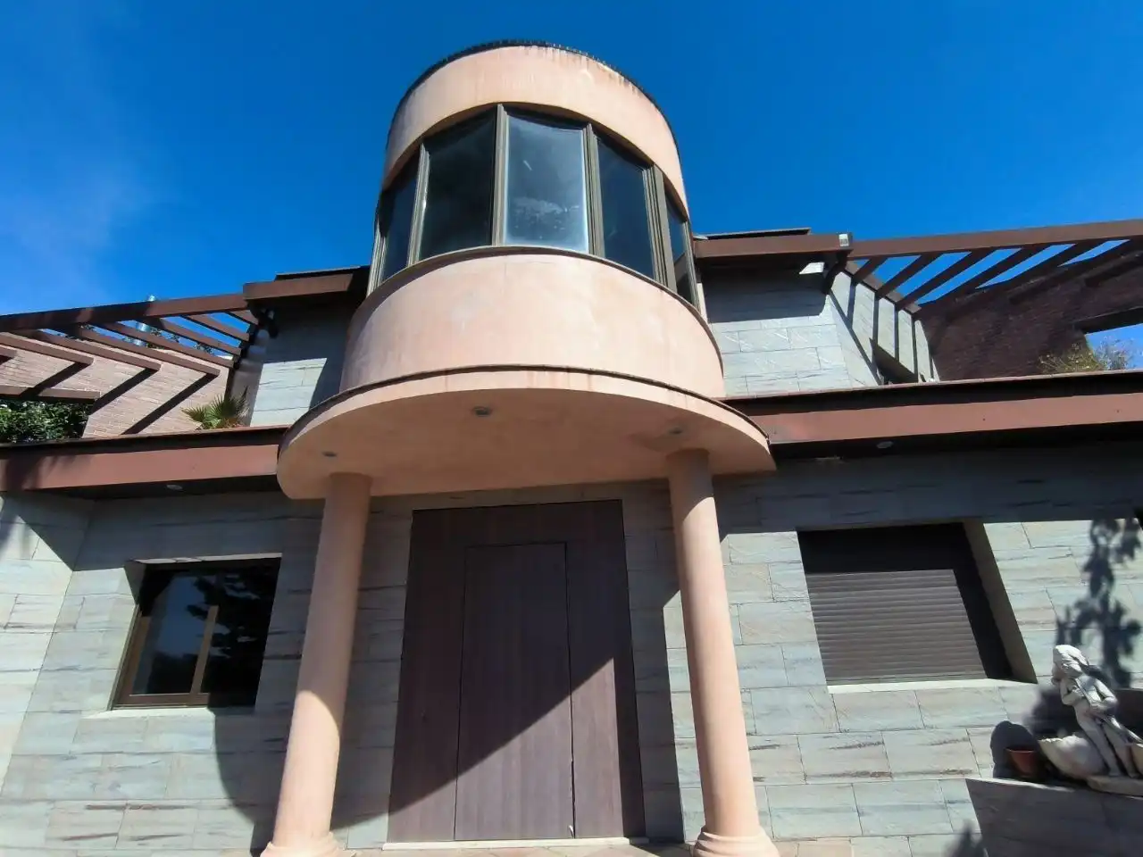Vista exterior de Casa o chalet en venta en Vilanova i la Geltrú con Aire acondicionado, Calefacción y Jardín privado