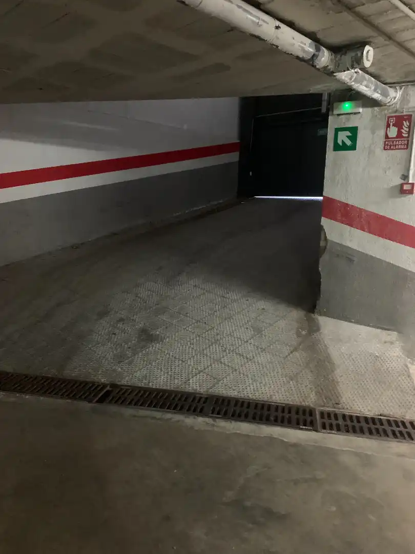 Garage zur Miete in Carrer d'Amadeu Vives, 13, Nucli Urbà