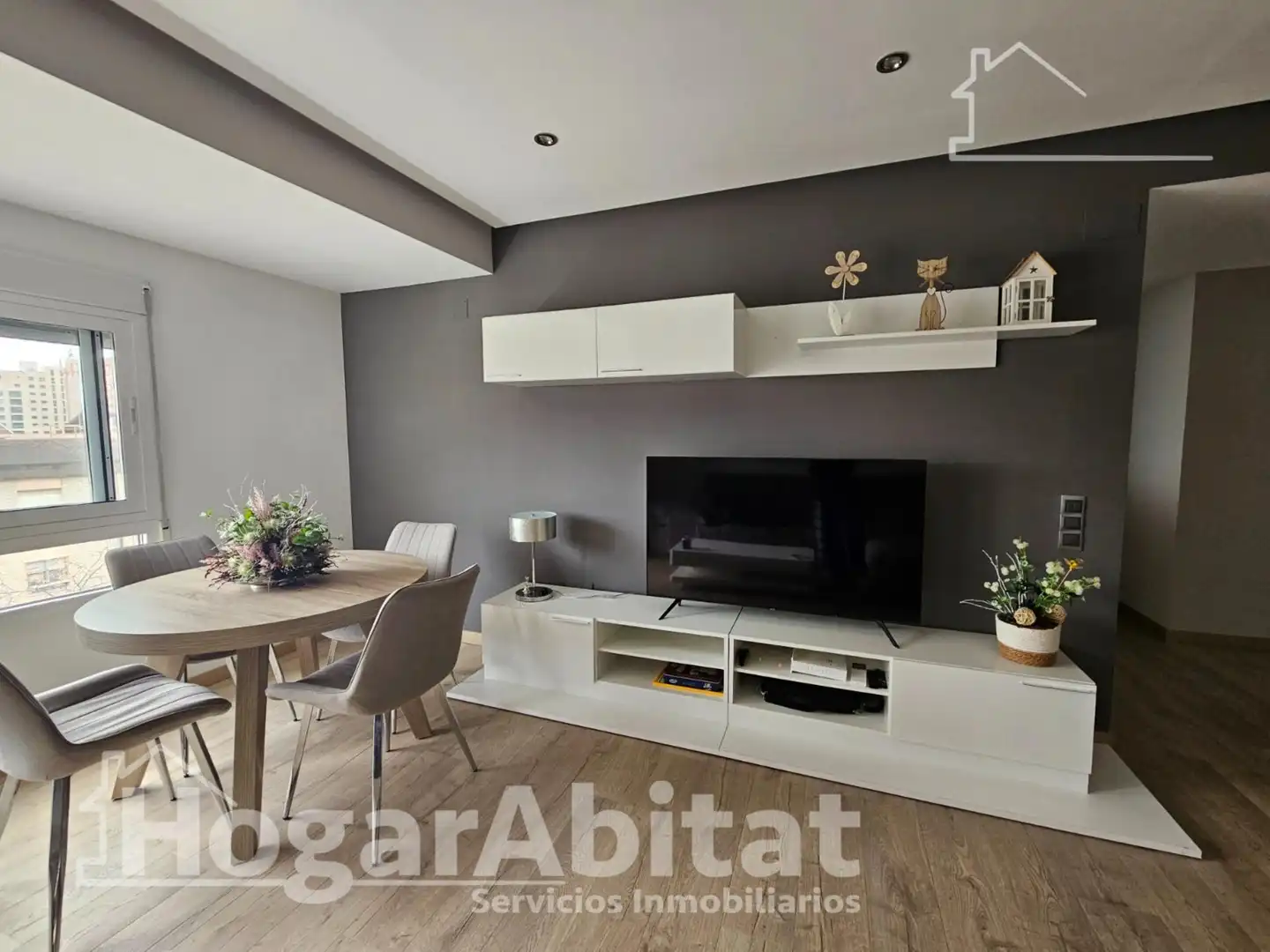 Living room of Flat for sale in  Valencia Capital  with Air Conditioner and Balcony