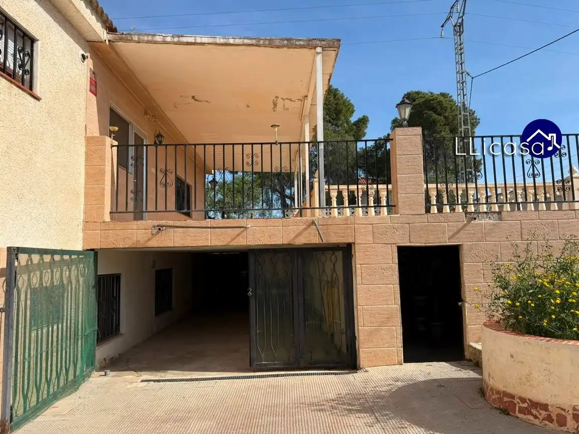 Vista exterior de Casa o chalet en venta en Llíria con Jardín privado, Terraza y Trastero