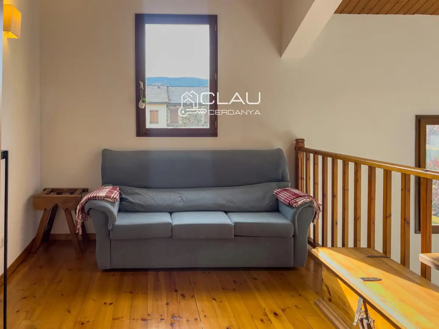 Living room of Detached homes for rent in Osséja  with Heating, Private garden and Parquet flooring