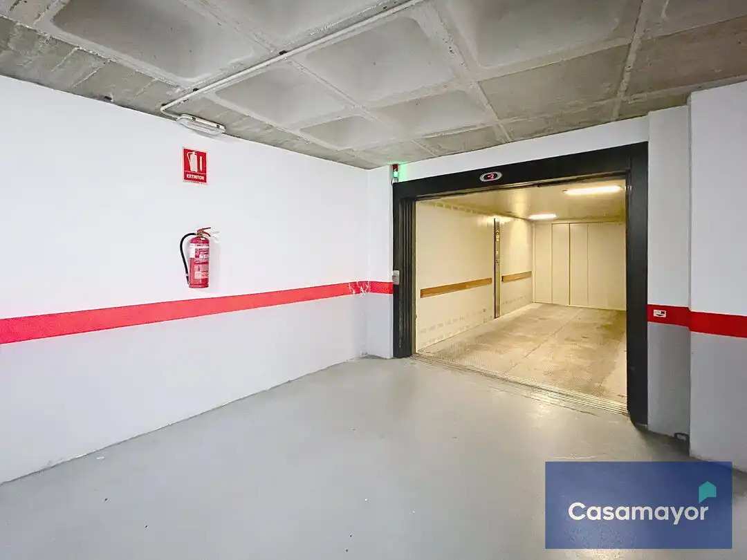 Parking de Piso en venta en Alicante / Alacant con Aire acondicionado, Calefacción y Trastero