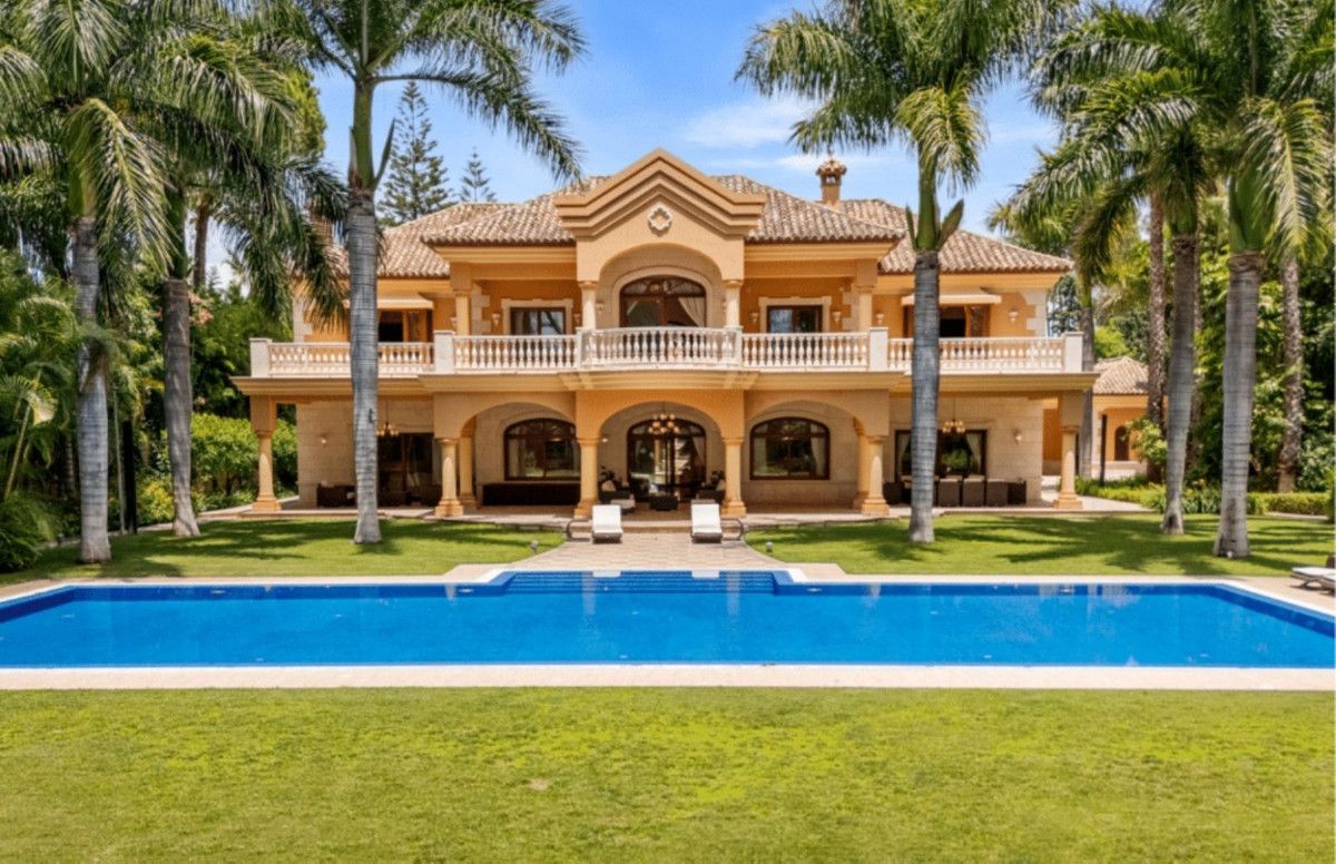 Exterior view of House or chalet for sale in Marbella  with Heating and Community pool