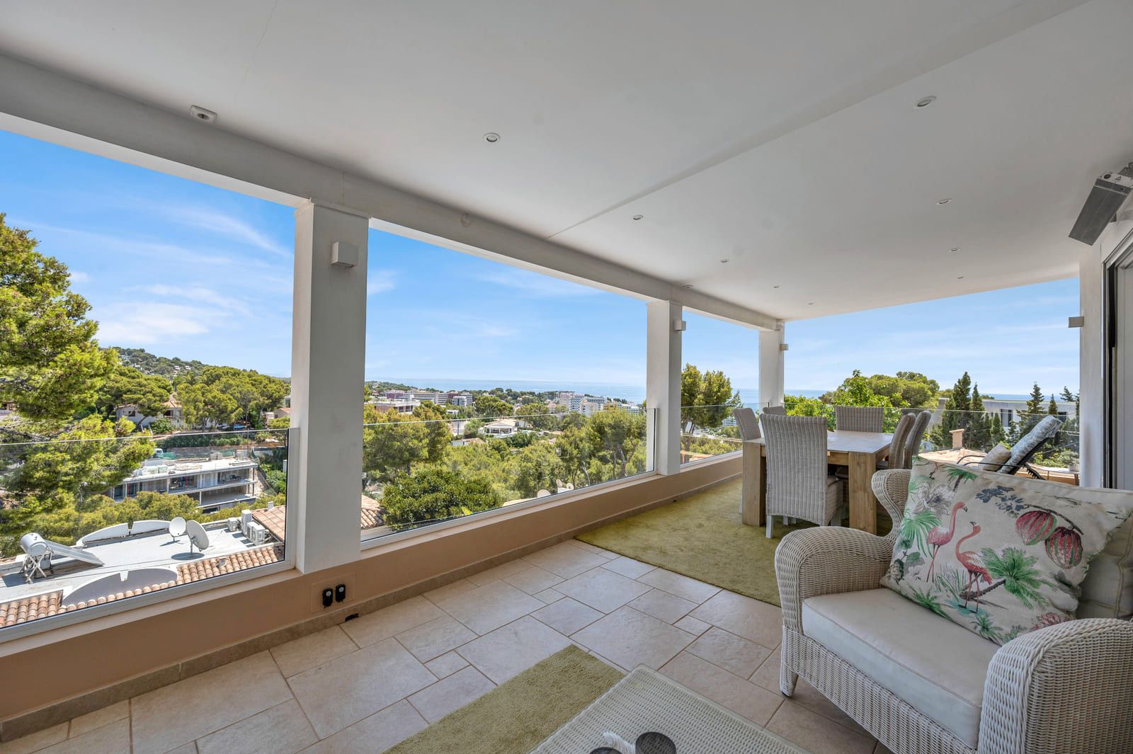 Terrace of House or chalet for sale in Calvià  with Air Conditioner, Private garden and Parquet flooring