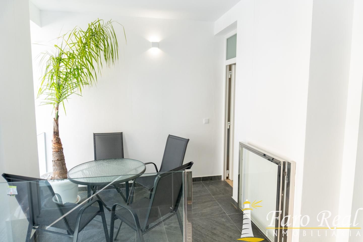 Balcony of Study for sale in Sanlúcar de Barrameda  with Air Conditioner, Terrace and Furnished