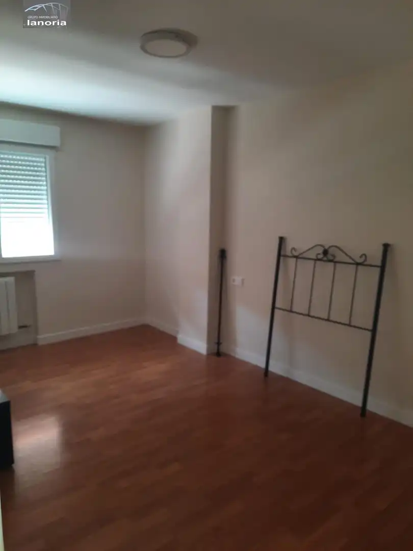Wohnung zur Miete in Albacete mit Klimaanlage, Heizung und Balkon