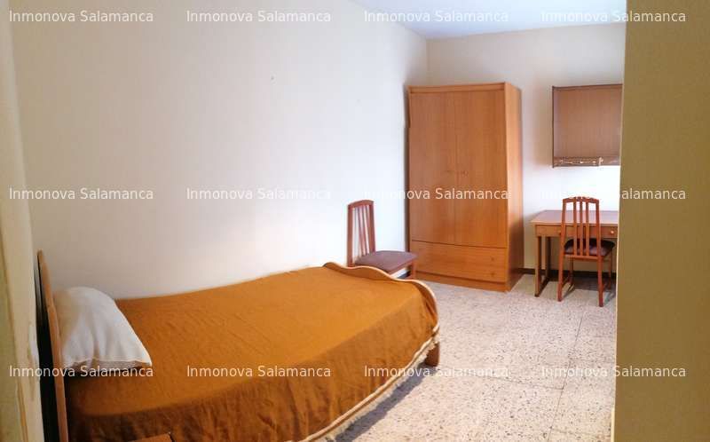 Dormitori de Pis de lloguer en Salamanca Capital amb Calefacció, Terrassa i Moblat